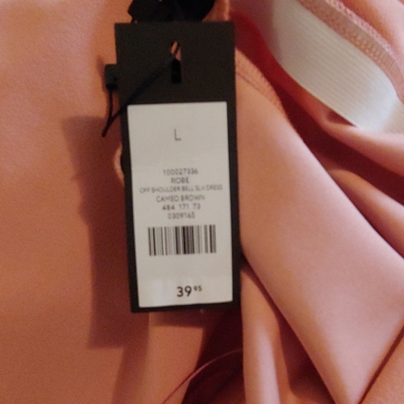 Dynamite Pink flare sleeved dress - Picture 2 of 2